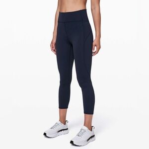 Lululemon In Movement Crop - 6 - women's 23" True Navy Everlux legging yoga gym